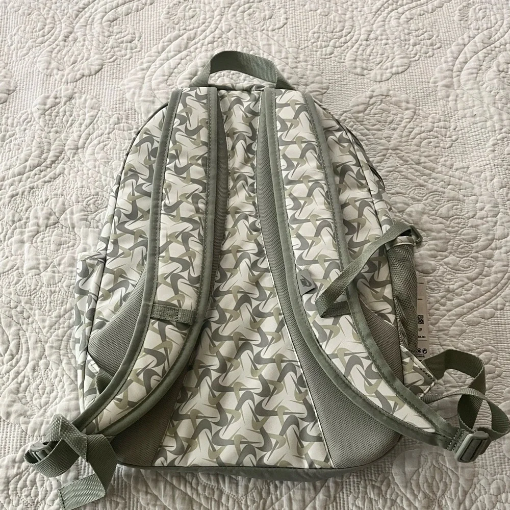 Nike Hayward Olive & White Swoosh Pattern Backpack FZ2520-121 Streetwear NWT